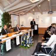 Al tavolo relatori, da sinistra: Carlo Iantorno, Gianluca Salvatori, Lucia Maestri, Davide Bassi, Corrado Priami, archivio COSBI