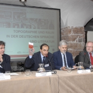 Da sinistra: Fulvio Ferrari, Fabrizio Cambi, Pietro Taravacci, Wolfgang Hackl, foto AgF Bernardinatti, archivio Università di Trento