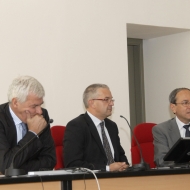 Da sinistra: Alessandro Profumo, Michele Andreaus, Bruno Dallago, foto AgF Bernardinatti, archivio Università di Trento