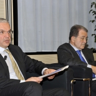 Da sinistra: Michele Andreaus, Romano Prodi, foto Roberto Bernardinatti, archivio Università di Trento